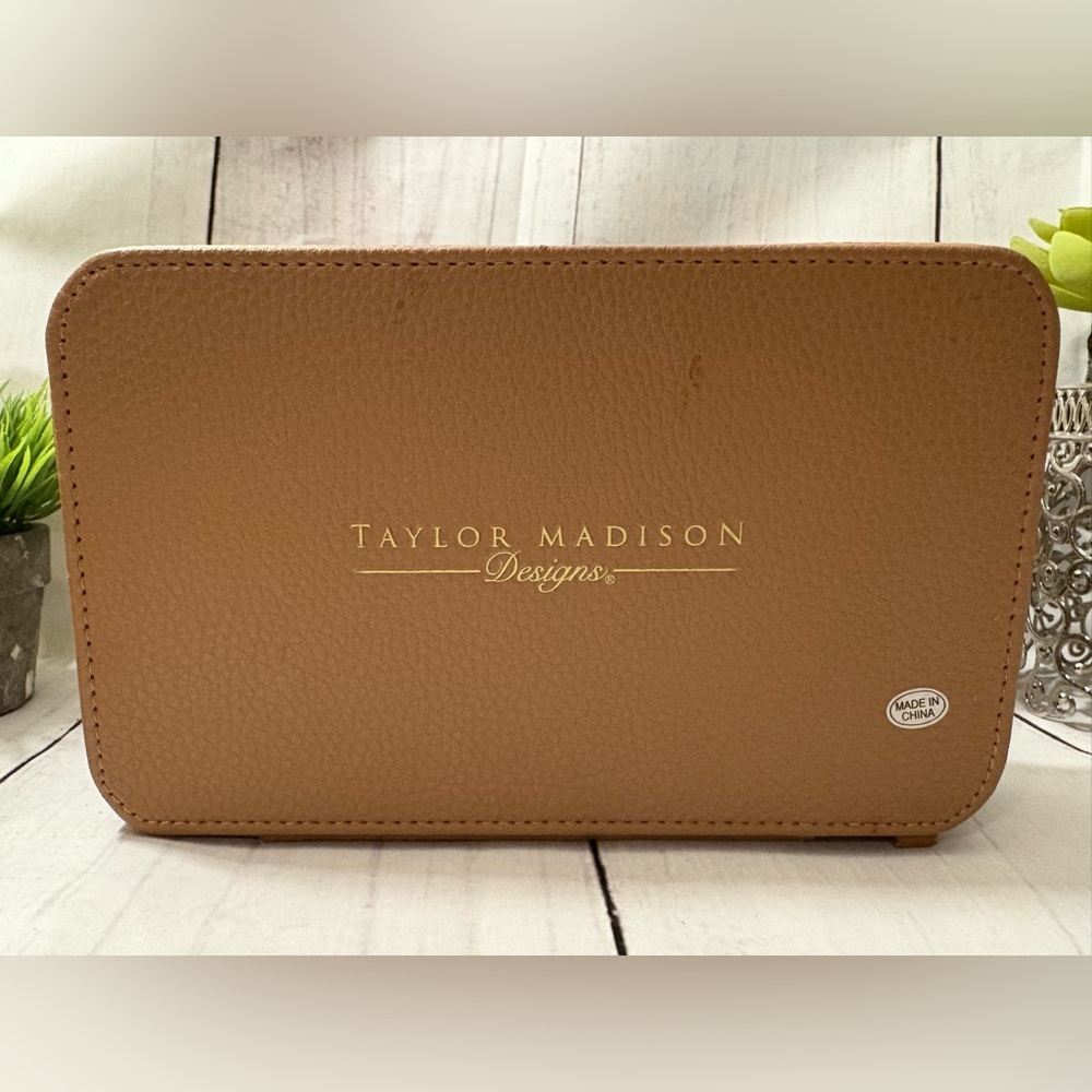 Taylor Madison makeup/jewelry case